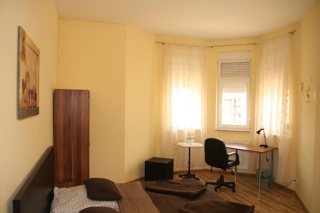 מלון שפרינגה Deutsches Haus חדר תמונה